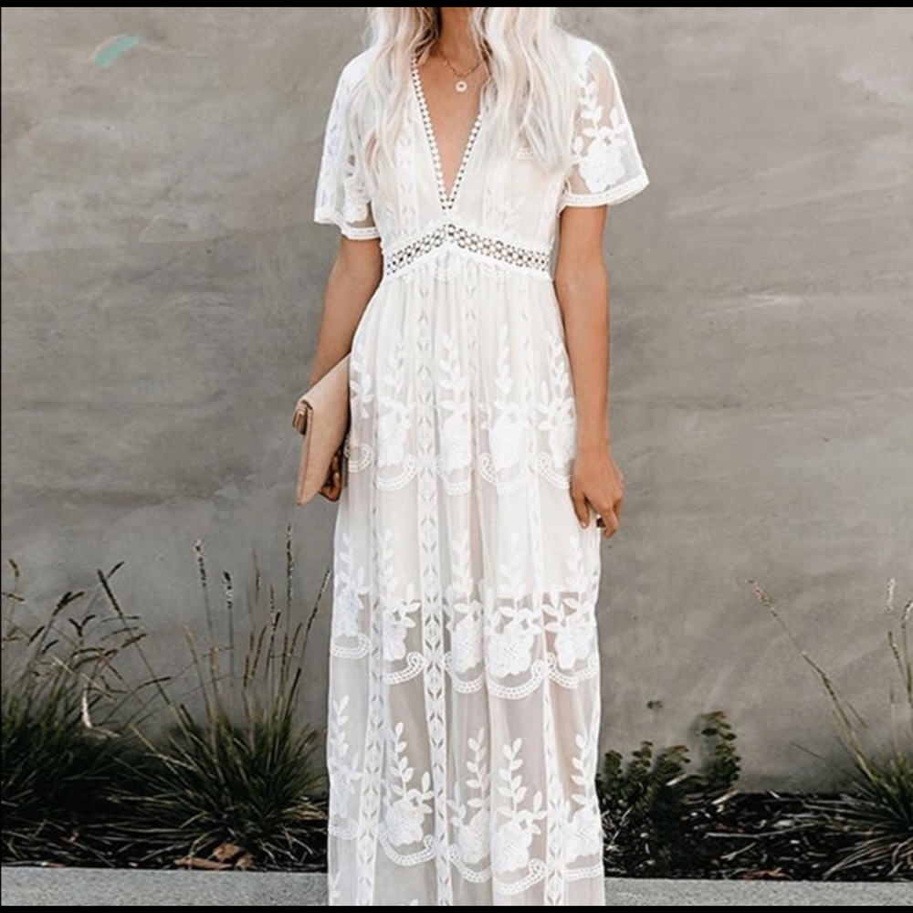 SOCIALITE LACE OVERLAY ROMPER